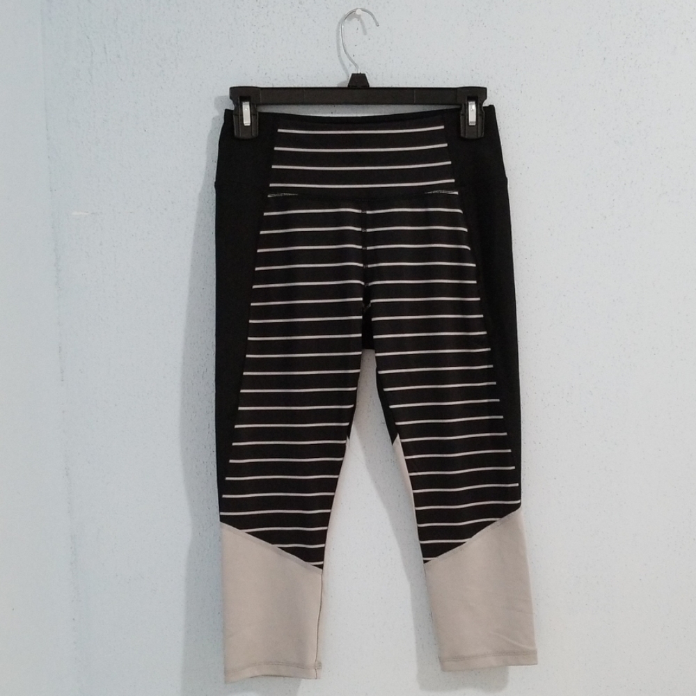 Athletic Works Women's Capri Leggings Striped.Sz S